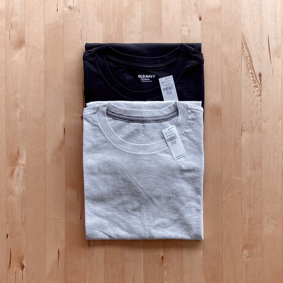 New Two Old Navy Crew-Neck T-Shirts Boys XXL (18) - Picture 1 of 2
